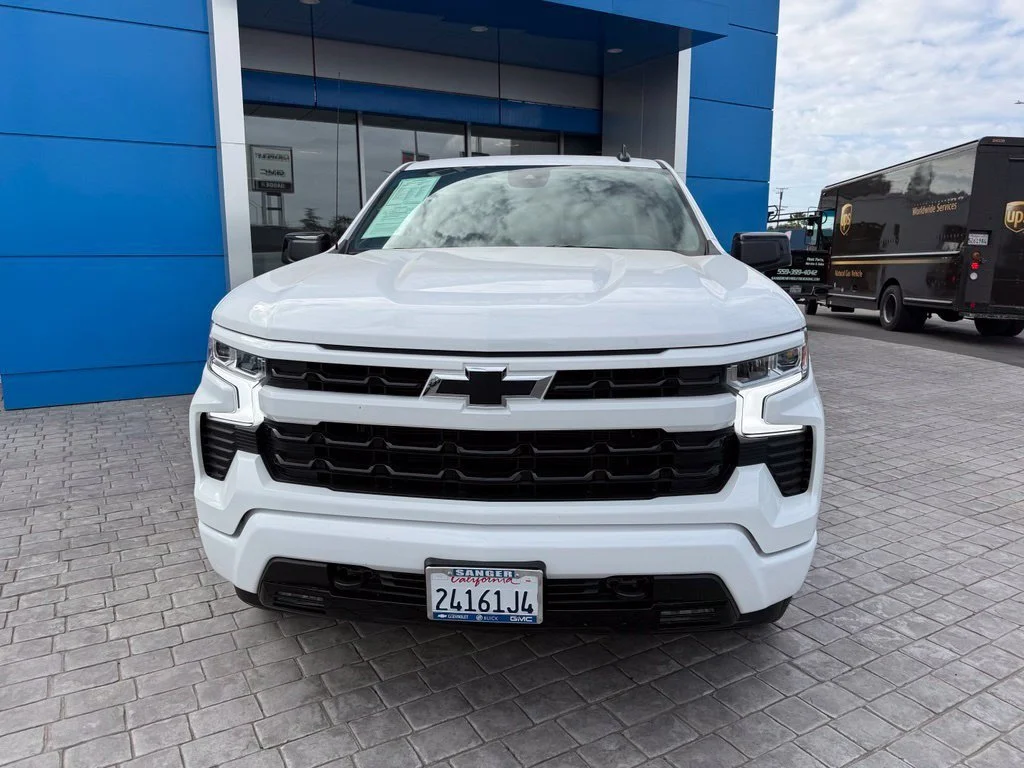 Used 2026 Summit White Chevrolet RST image 3