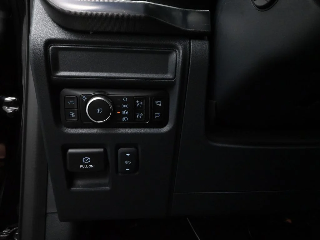 New 2025 Agate Black Metallic Ford Platinum image 11