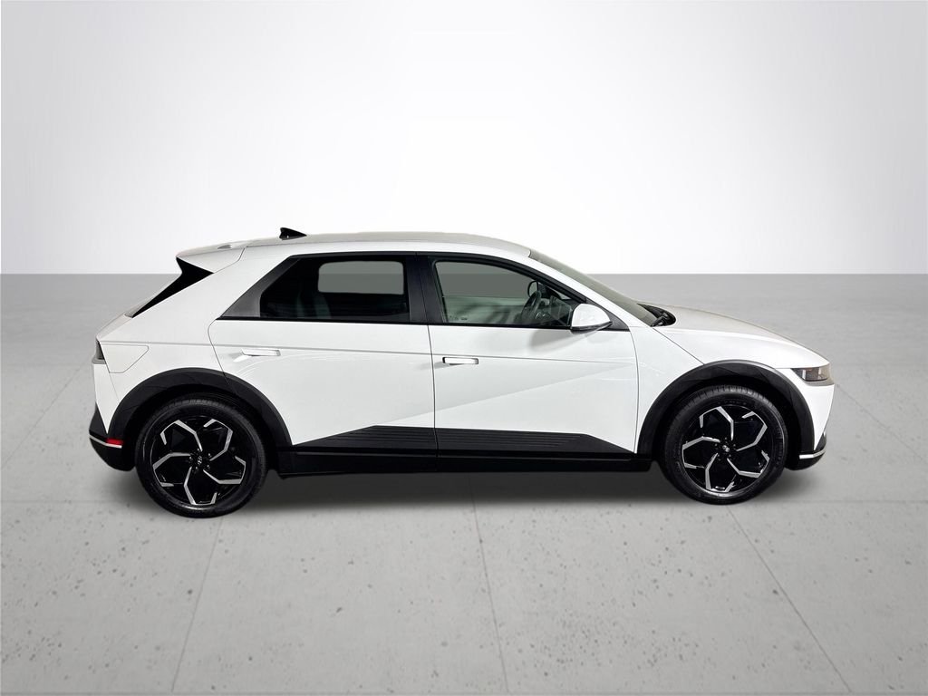 Used 2023 White Hyundai SEL image 5