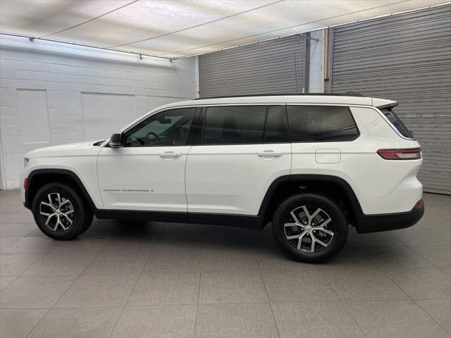New 2025 Bright White Clear-Coat Exterior Paint Jeep Limited image 5