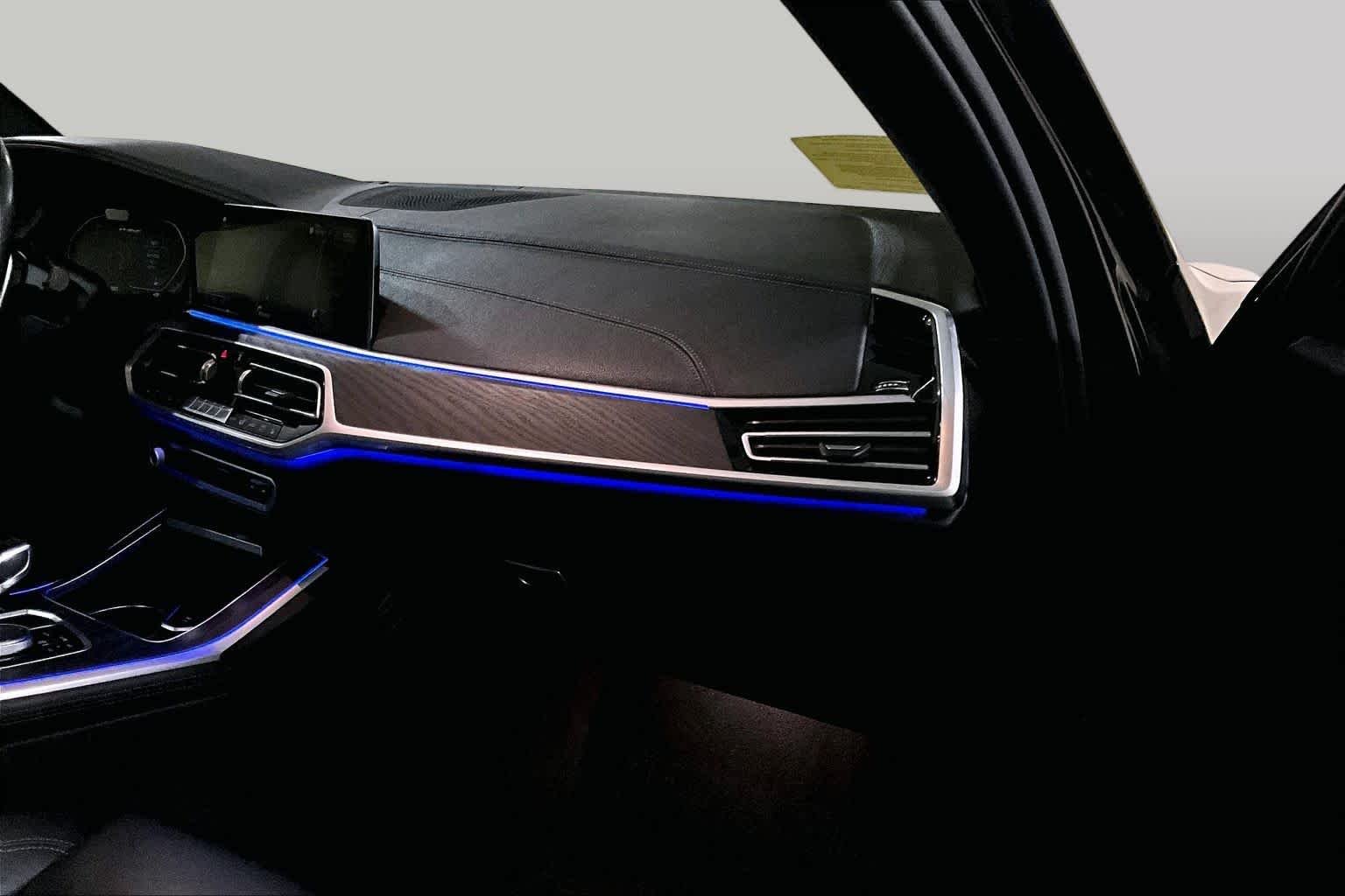 Used 2022 Black Sapphire Metallic BMW M50i image 18