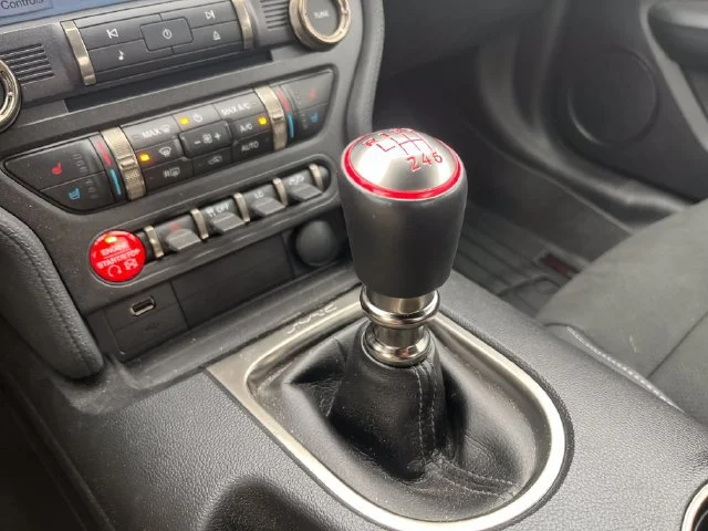 Used 2018 Race Red Ford Shelby GT350 image 25