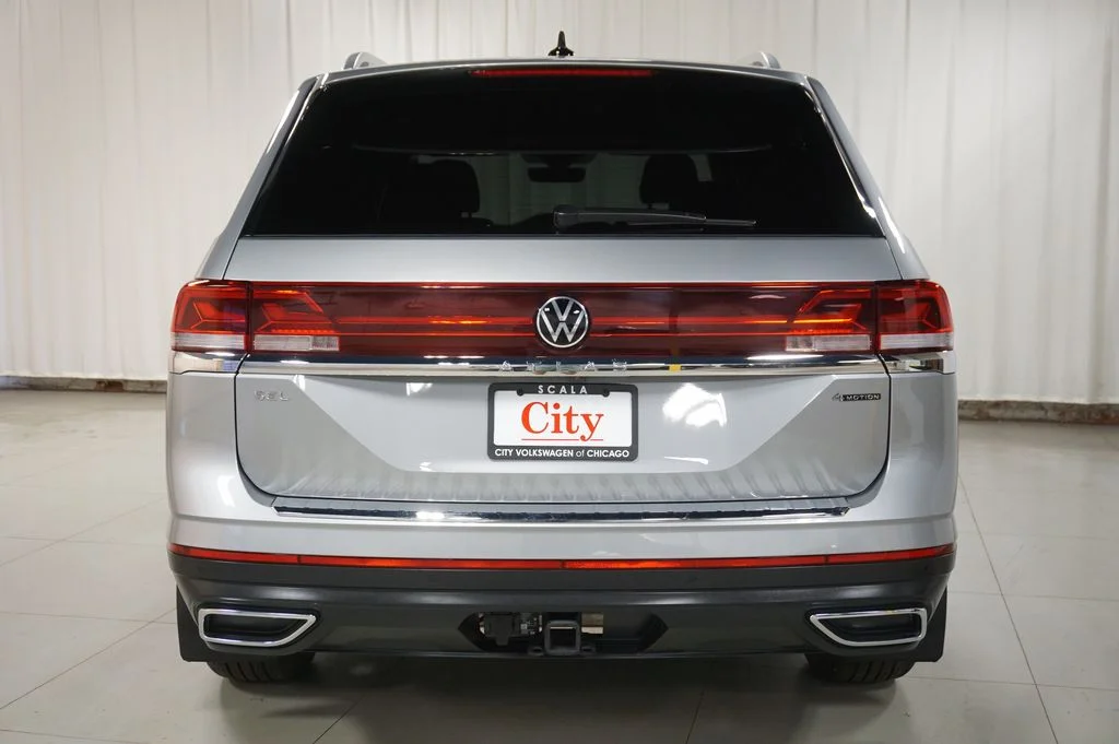 Certified Used 2025 Silver Mist Metallic Volkswagen 2.0T SEL image 8