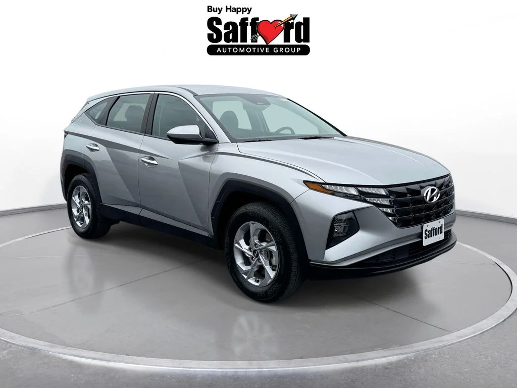 Used 2024 Silver Hyundai SE image 9