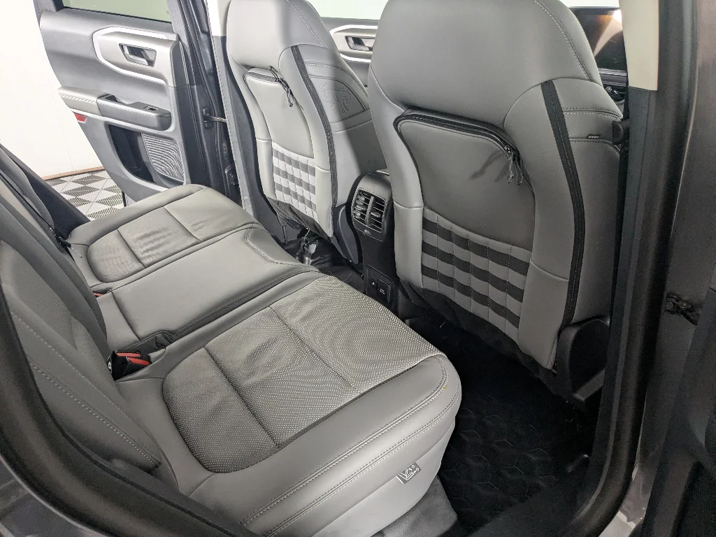 Used 2025 Gray Ford Badlands image 21