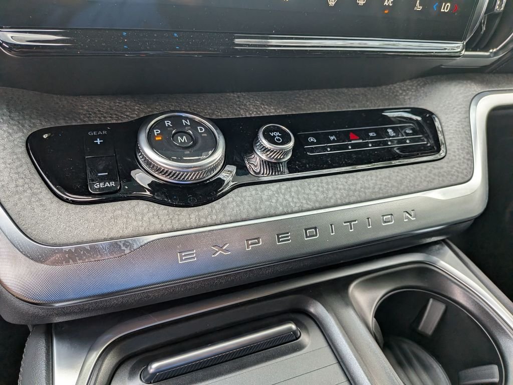New 2027 Glacier Gray Metallic Tri-Coat Ford Tremor® image 25