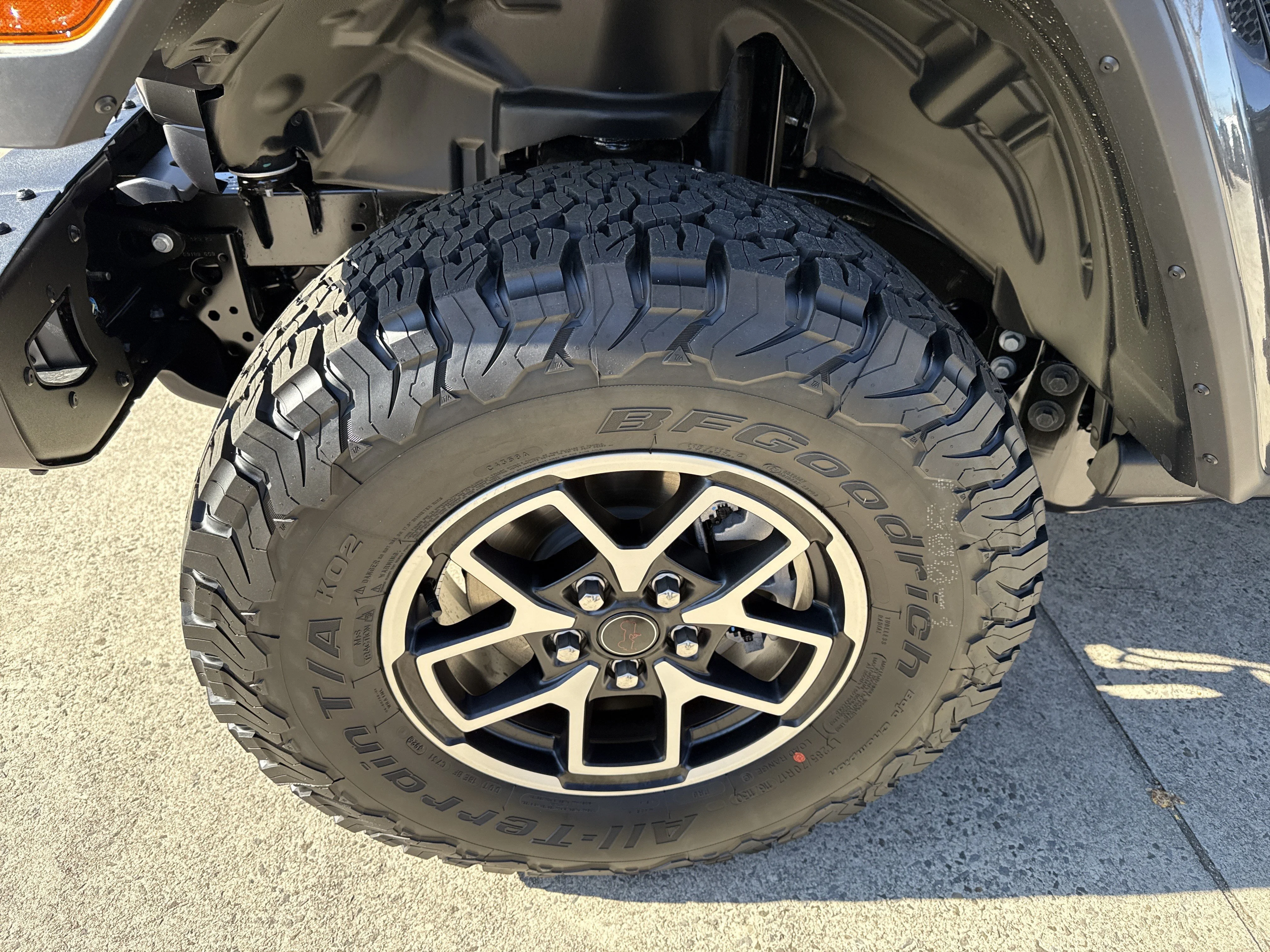 New 2026 Granite Crystal Metallic Clearcoat Jeep Rubicon image 11