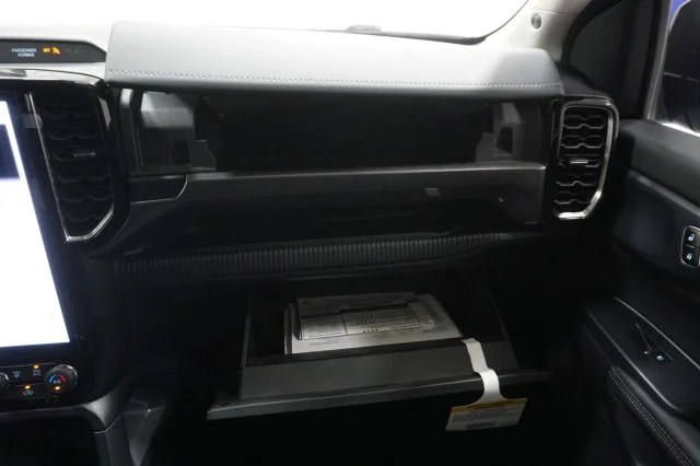 Used 2025 Carbonized Gray Metallic Ford LARIAT image 38
