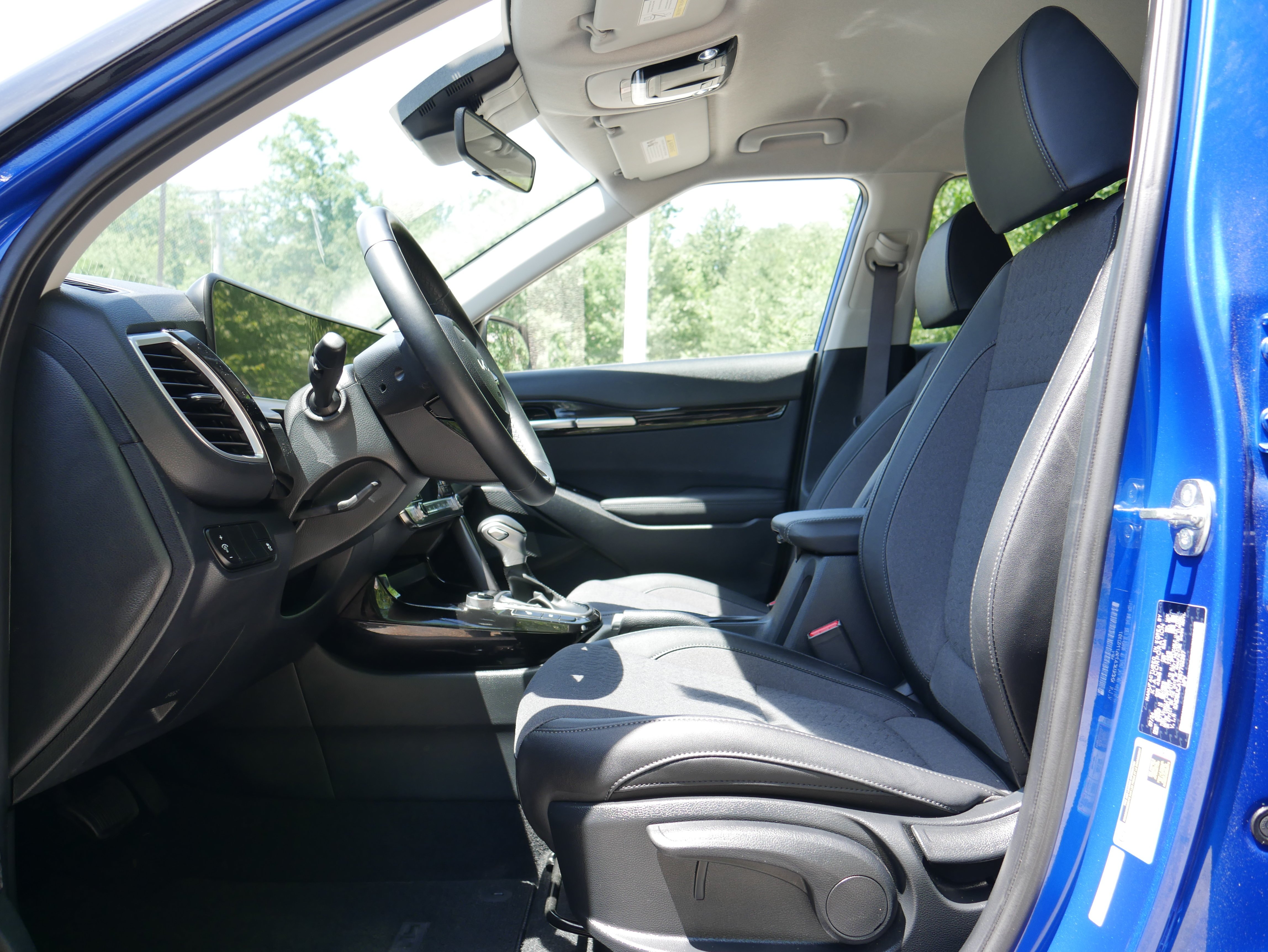 Used 2025 Neptune Blue Kia X-Line image 12