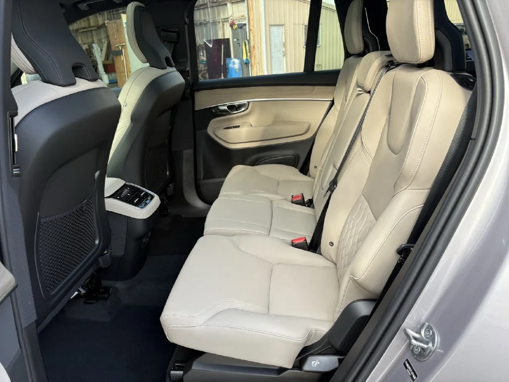 New 2026 Aurora Silver Volvo Plus image 25