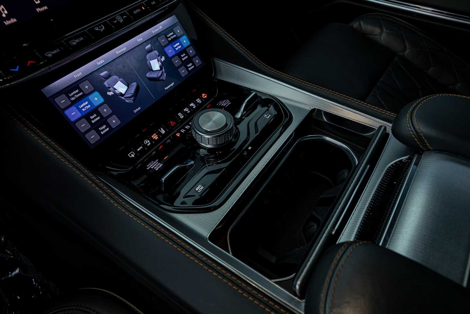 Used 2023 Diamond Black Crystal Pearlcoat Jeep Series III image 31