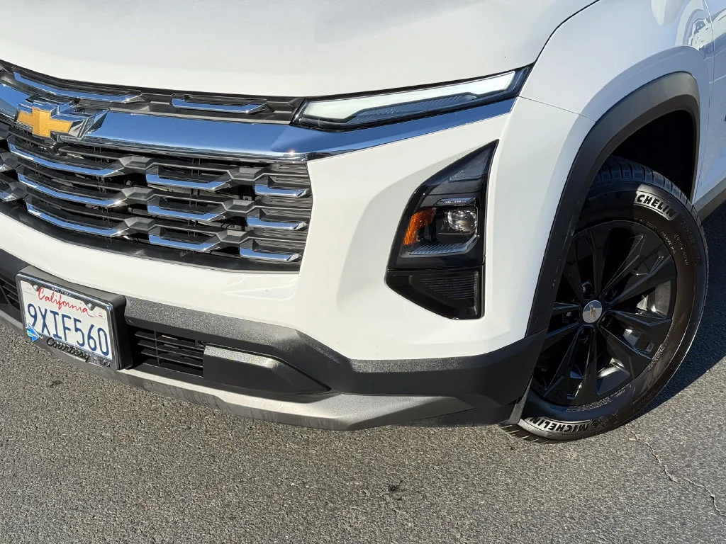 Used 2026 Summit White Chevrolet LT image 3
