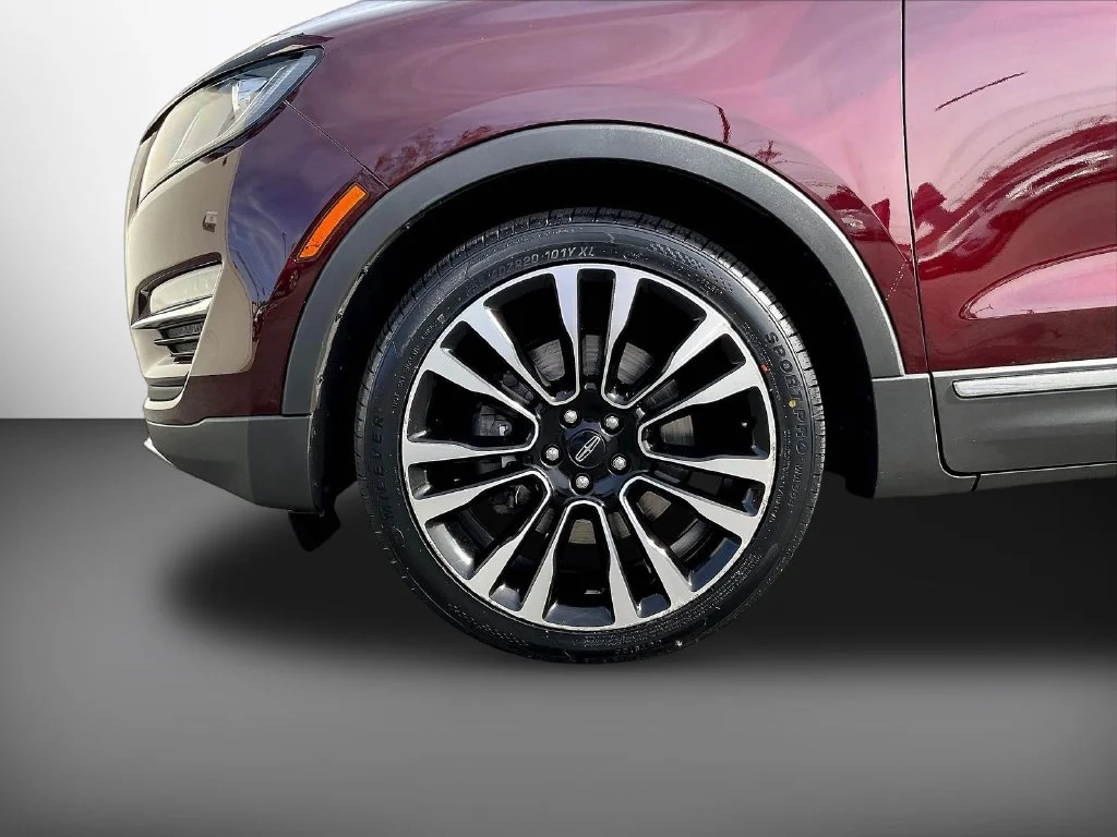 Used 2019 Burgundy Lincoln Reserve image 33