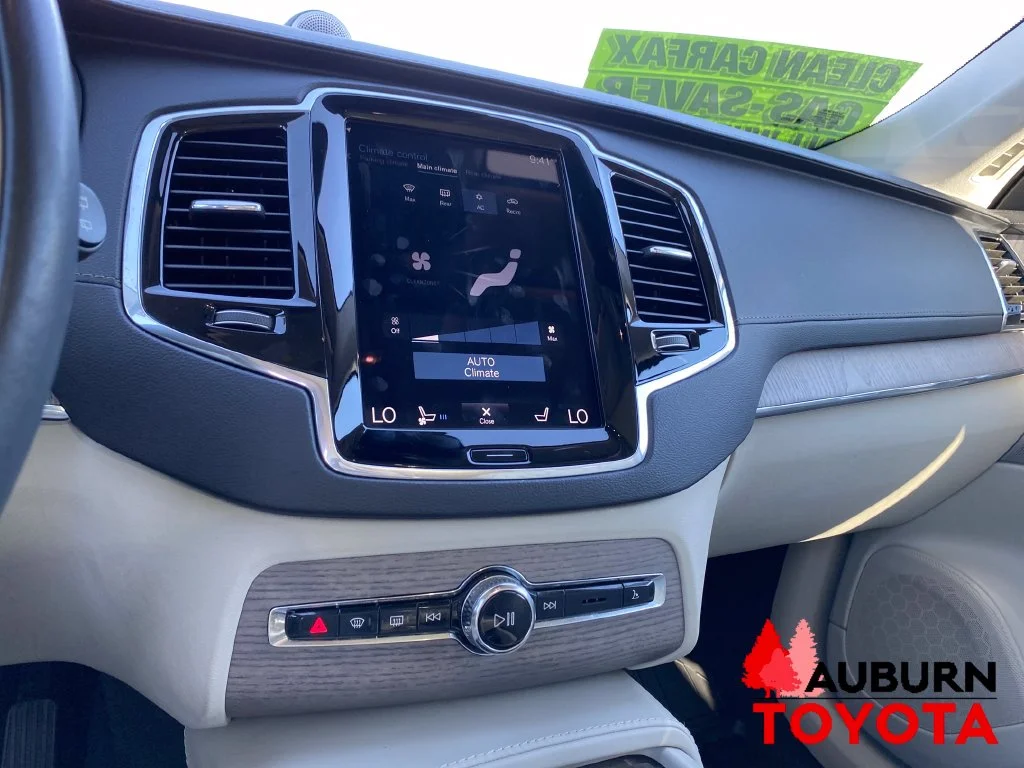Used 2020 Birch Light Metallic Volvo T8 Inscription image 17