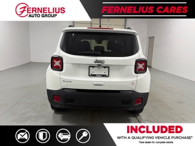 Used 2023 White Jeep Latitude image 6