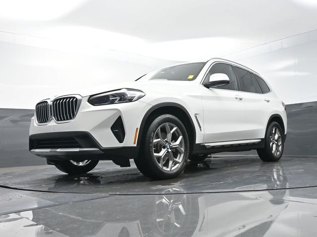 Used 2024 White BMW sDrive30i image 43