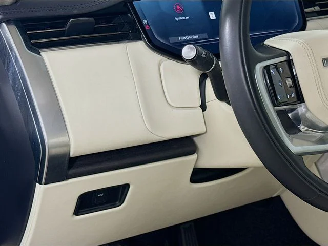 Used 2023 Gray Land Rover SE image 10