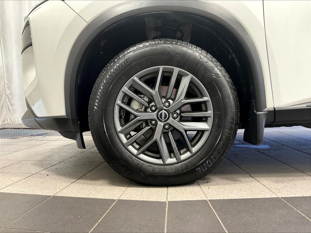 Used 2023 White Nissan S image 7