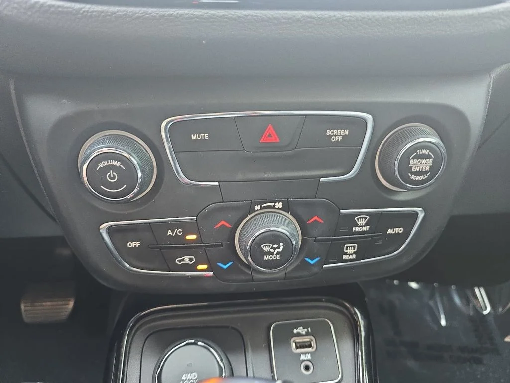 Used 2020 Black Jeep Limited image 19