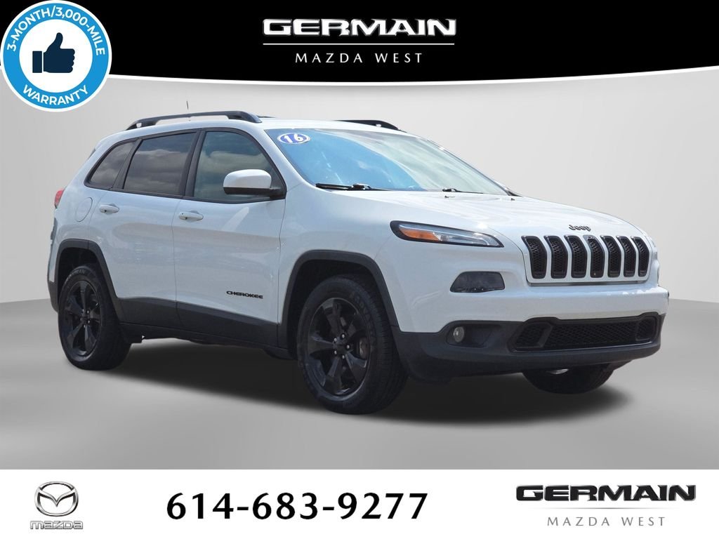 Used 2016 White Jeep Latitude image 4