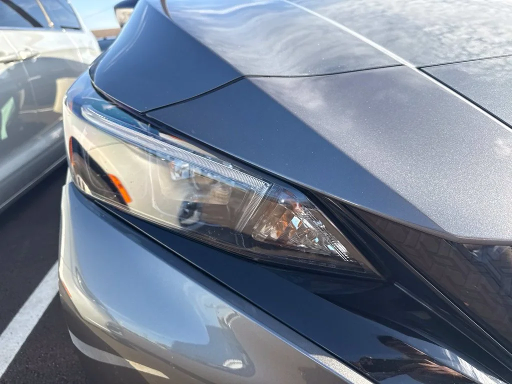 Used 2023 Gray Nissan S image 10