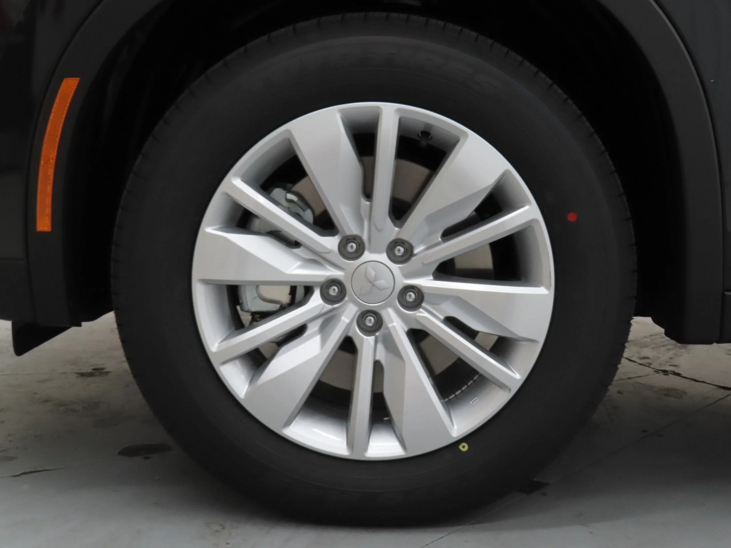 New 2026 Black Mitsubishi ES image 26