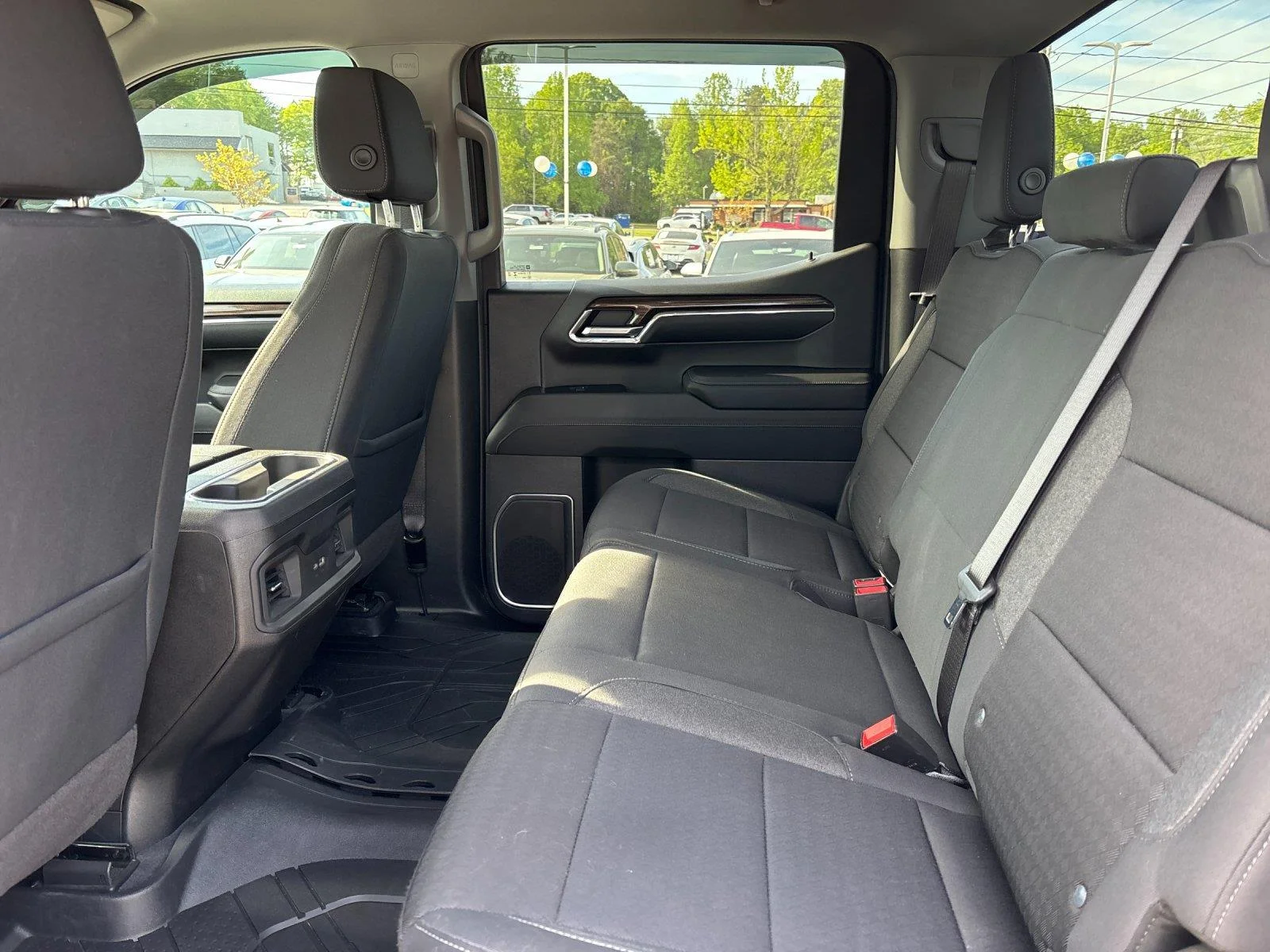 Used 2024 Summit White Chevrolet RST image 33