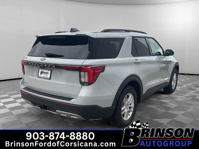 New 2027 Avalanche Gray Ford Active image 25