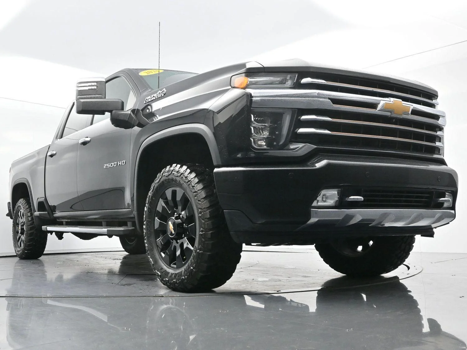 Used 2021 Black Chevrolet High Country image 43