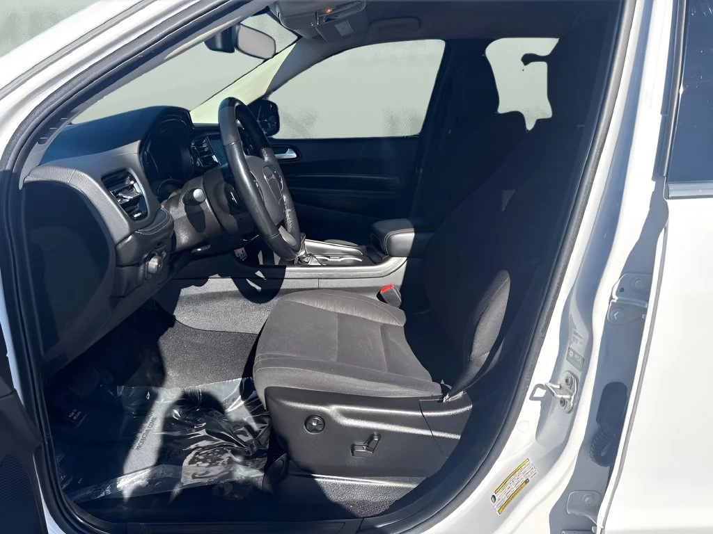 Used 2022 White Dodge SXT image 9