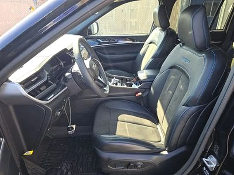 Used 2023 Black Jeep Trailhawk 4xe image 7