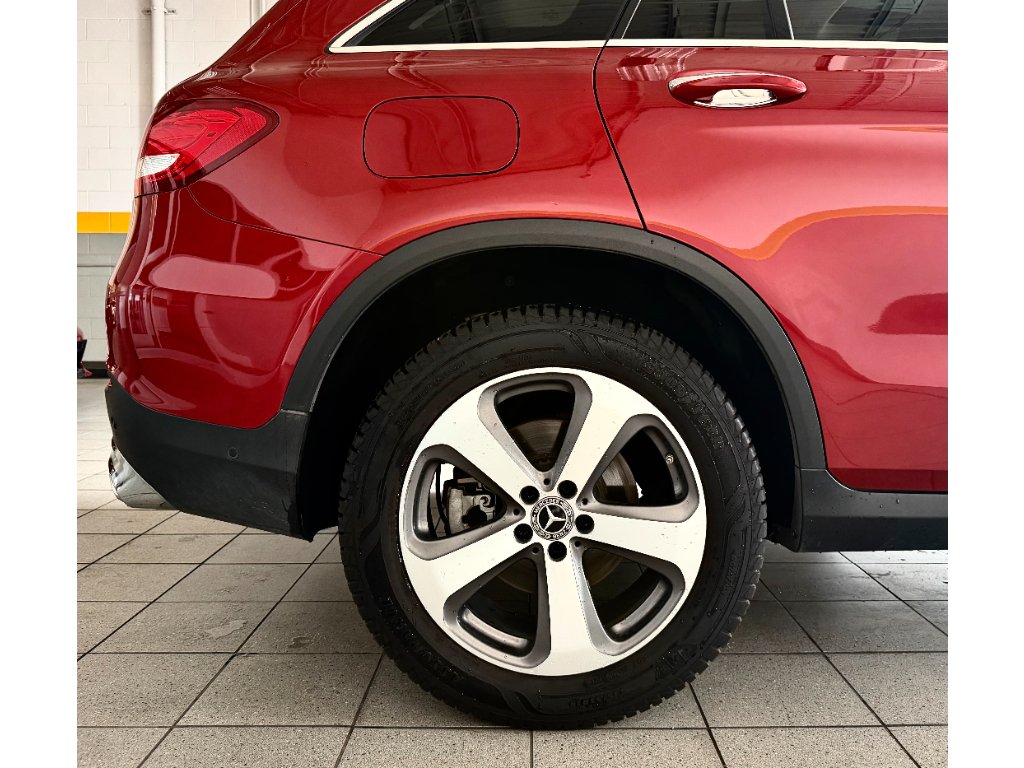 Used 2019 designo Cardinal Red Metallic Mercedes-Benz 300 image 9