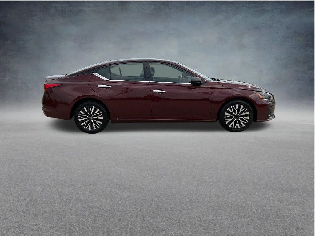 Used 2024 Red Nissan 2.5 SV image 8