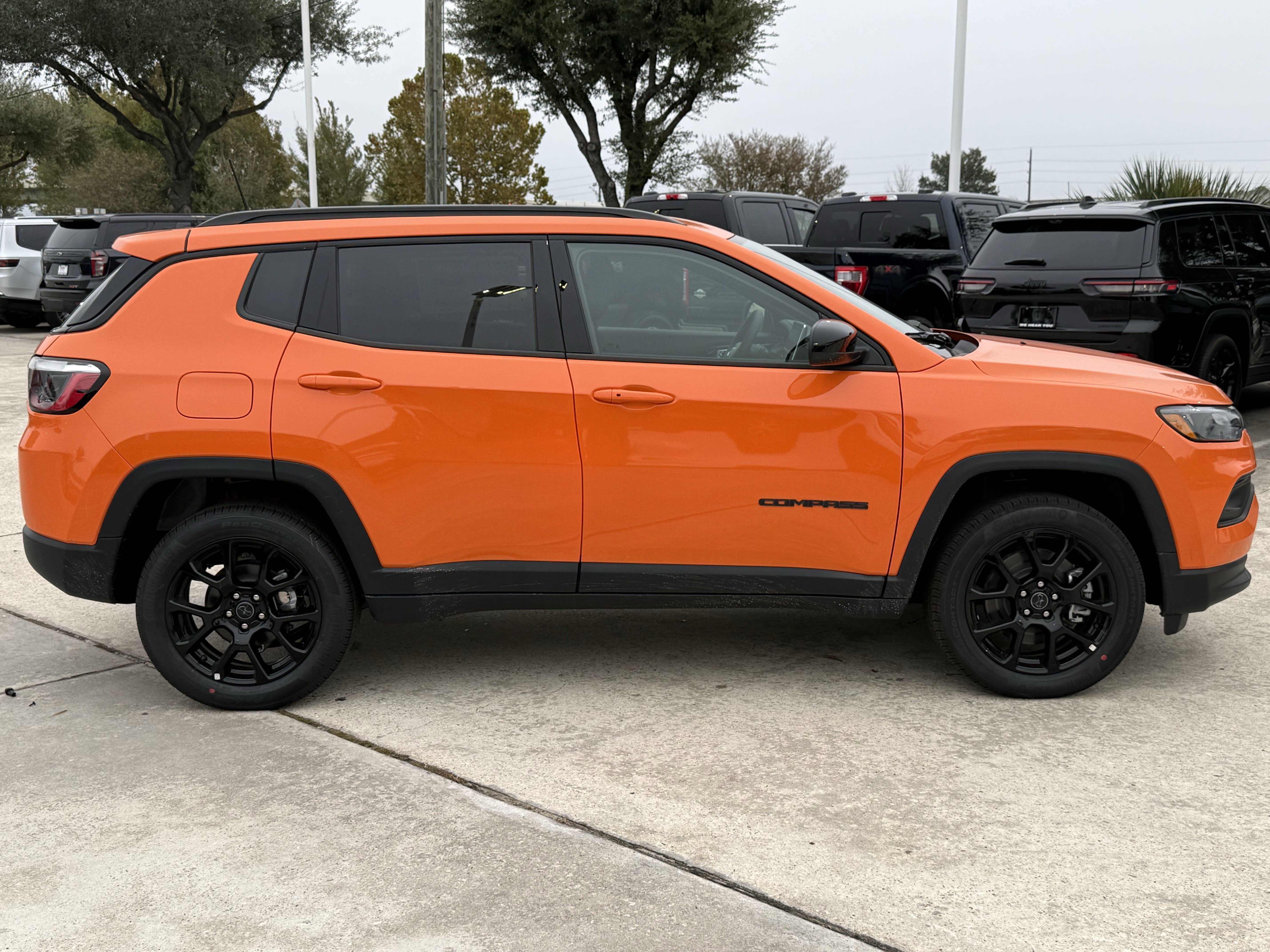New 2026 Joose (DISC) Jeep Latitude Altitude image 3