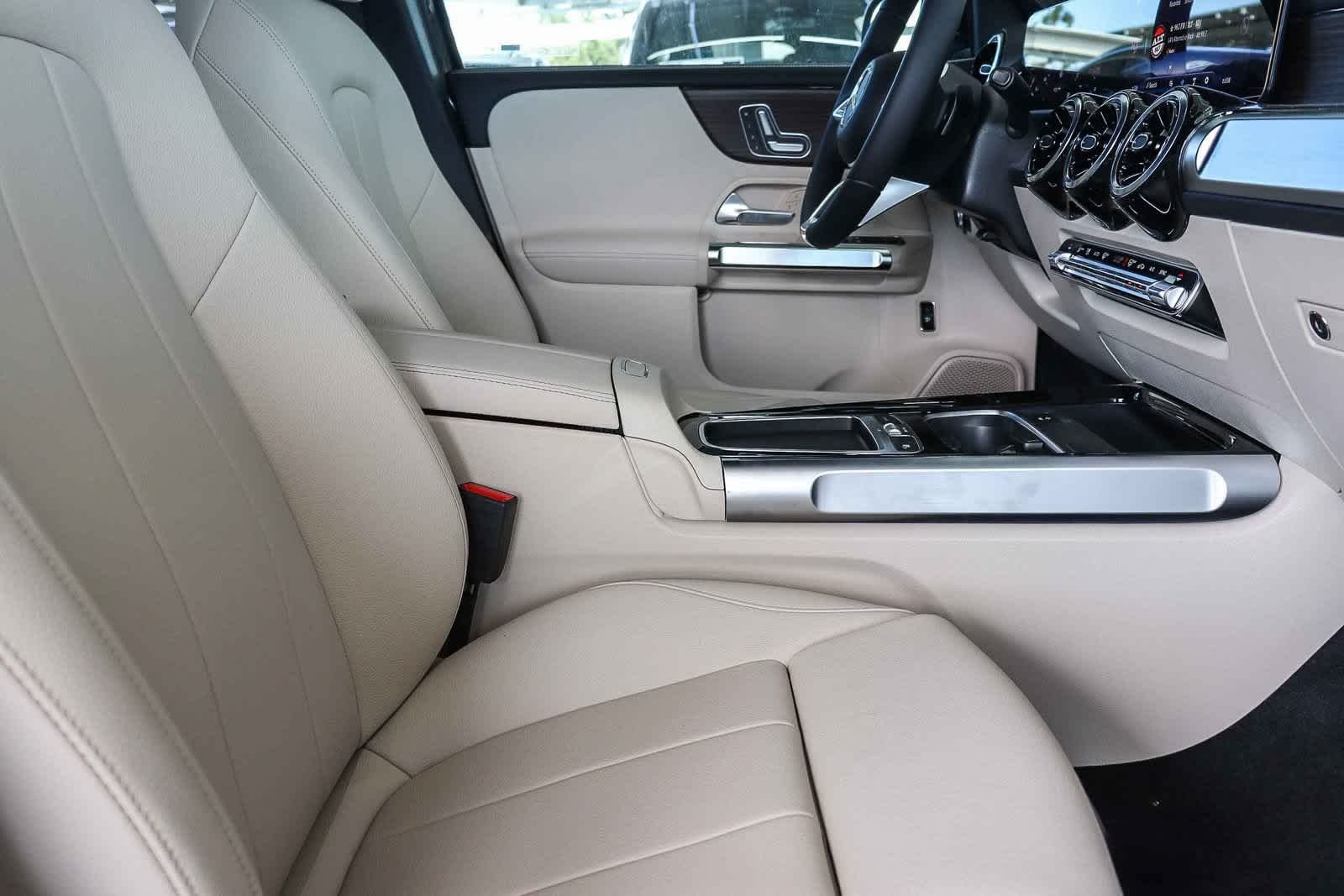 New 2026 Night Black Mercedes-Benz GLB 250 image 19
