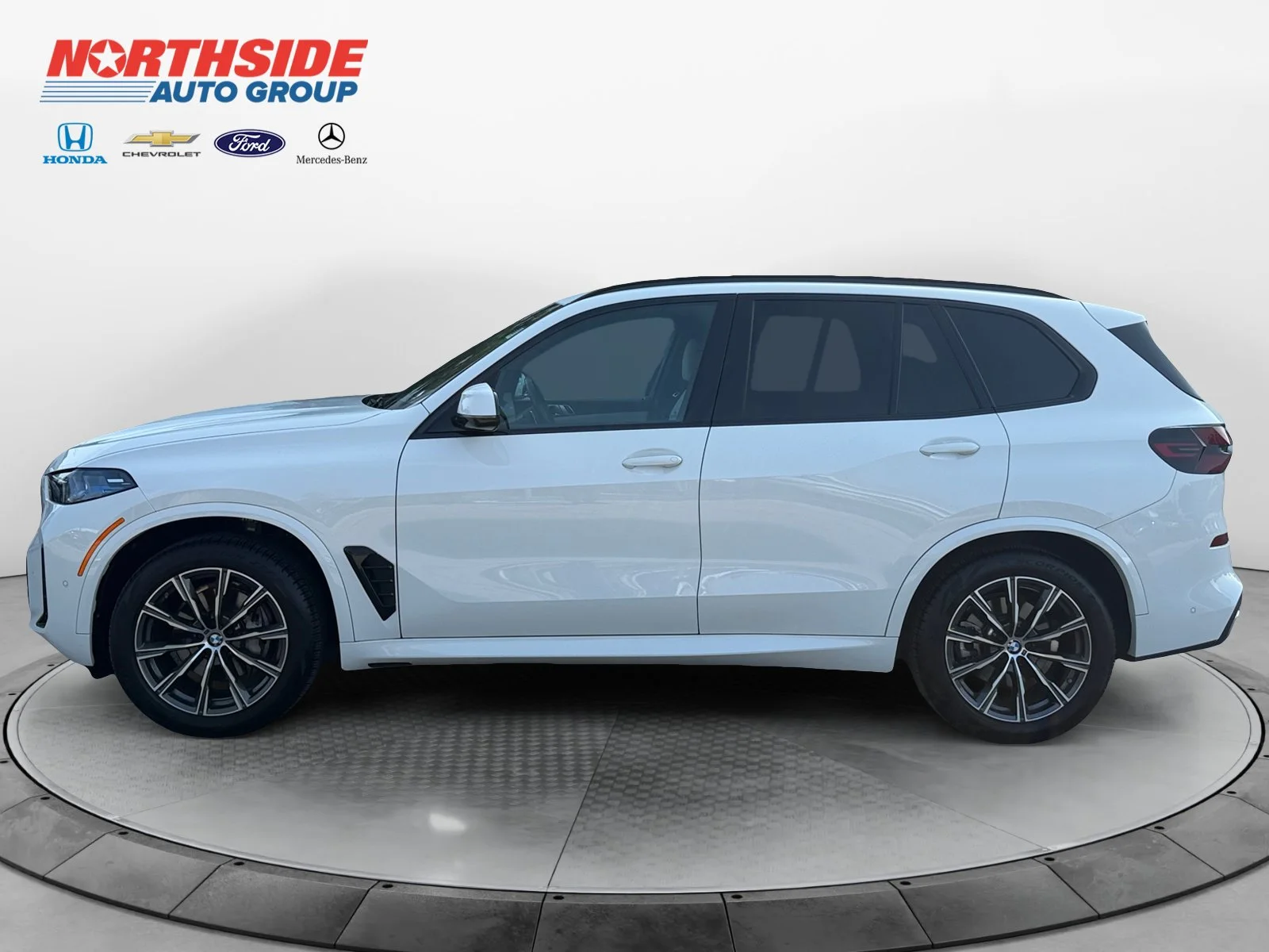 Used 2026 Alpine White BMW xDrive40i image 4