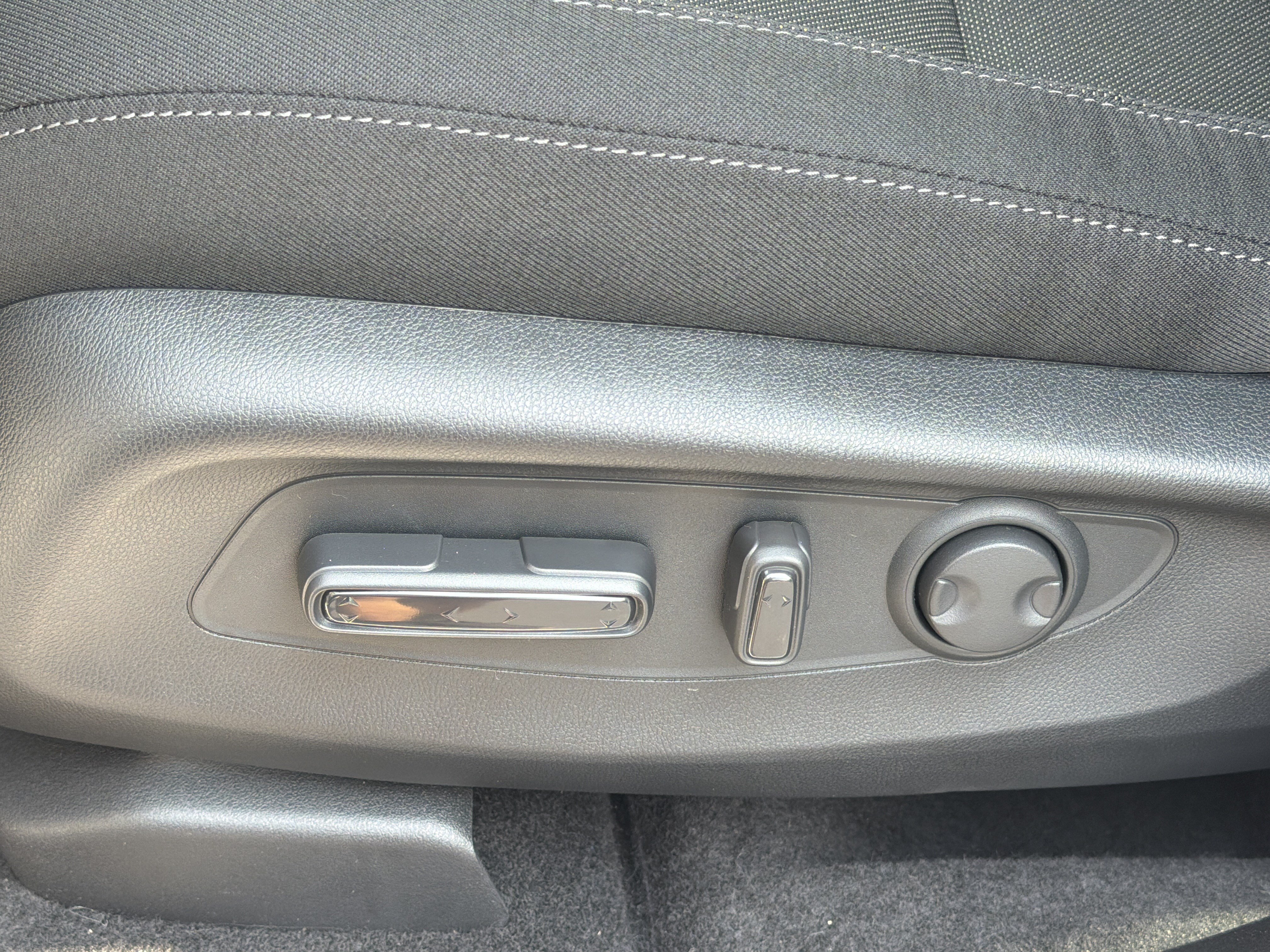 New 2026 Platinum White Pearl Honda EX image 14