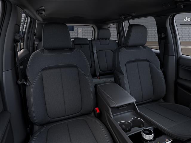 New 2026 Diamond Black Crystal Pearl-Coat Exterior Paint Jeep Laredo 4x4 image 16