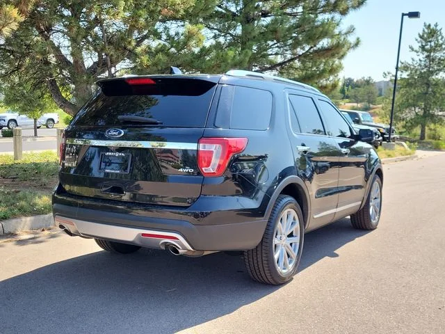 Used 2017 Shadow Black Ford Limited image 3
