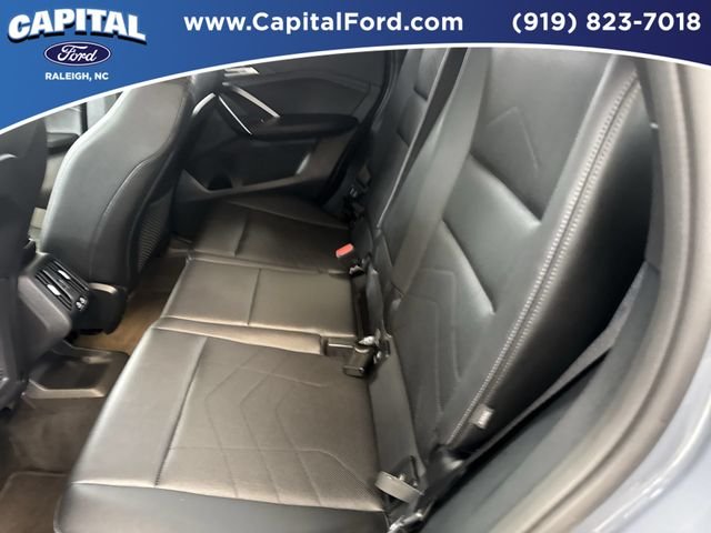 Used 2023 Gray BMW xDrive28i image 18