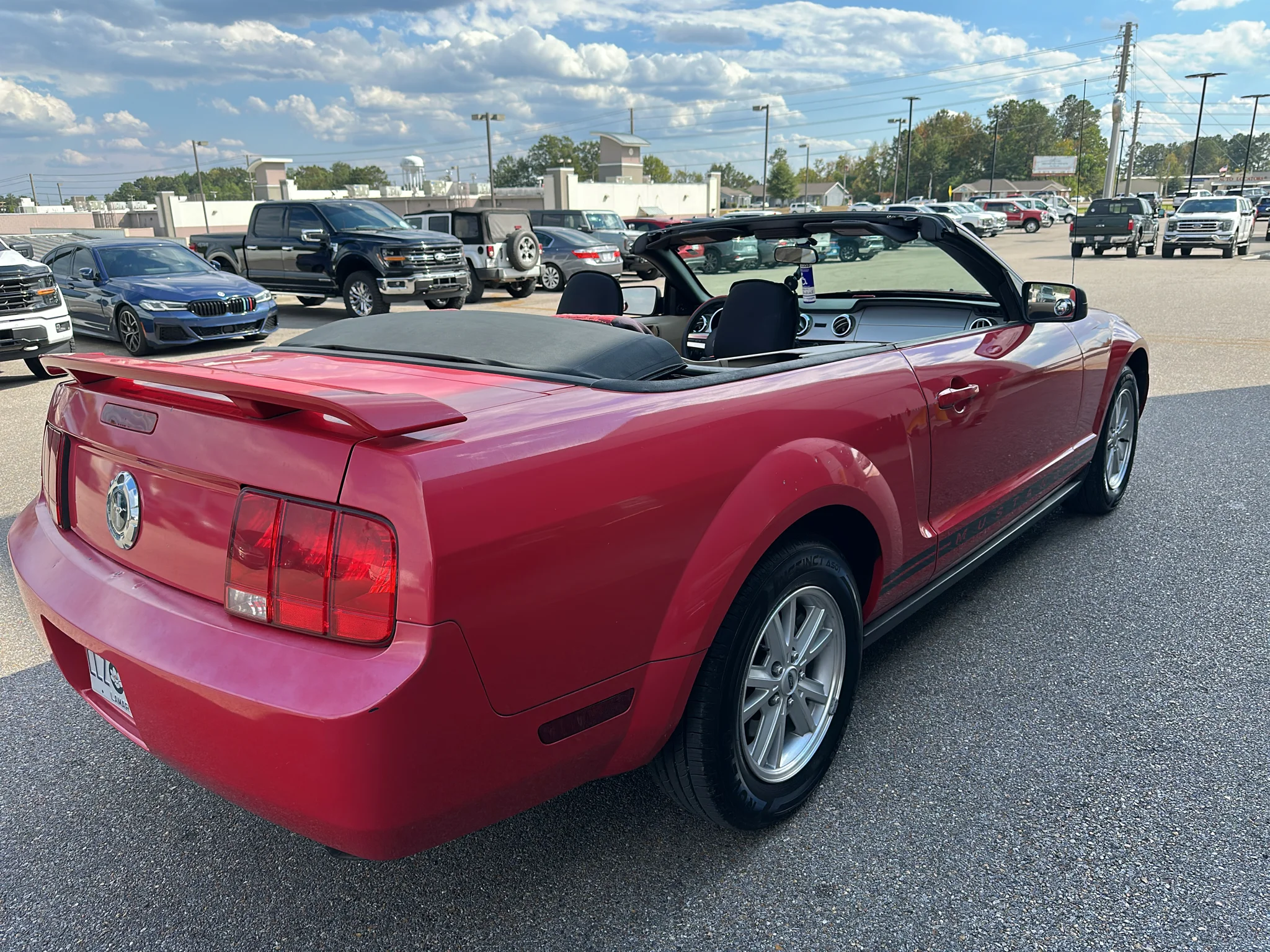 Used 2005  Ford Base image 4