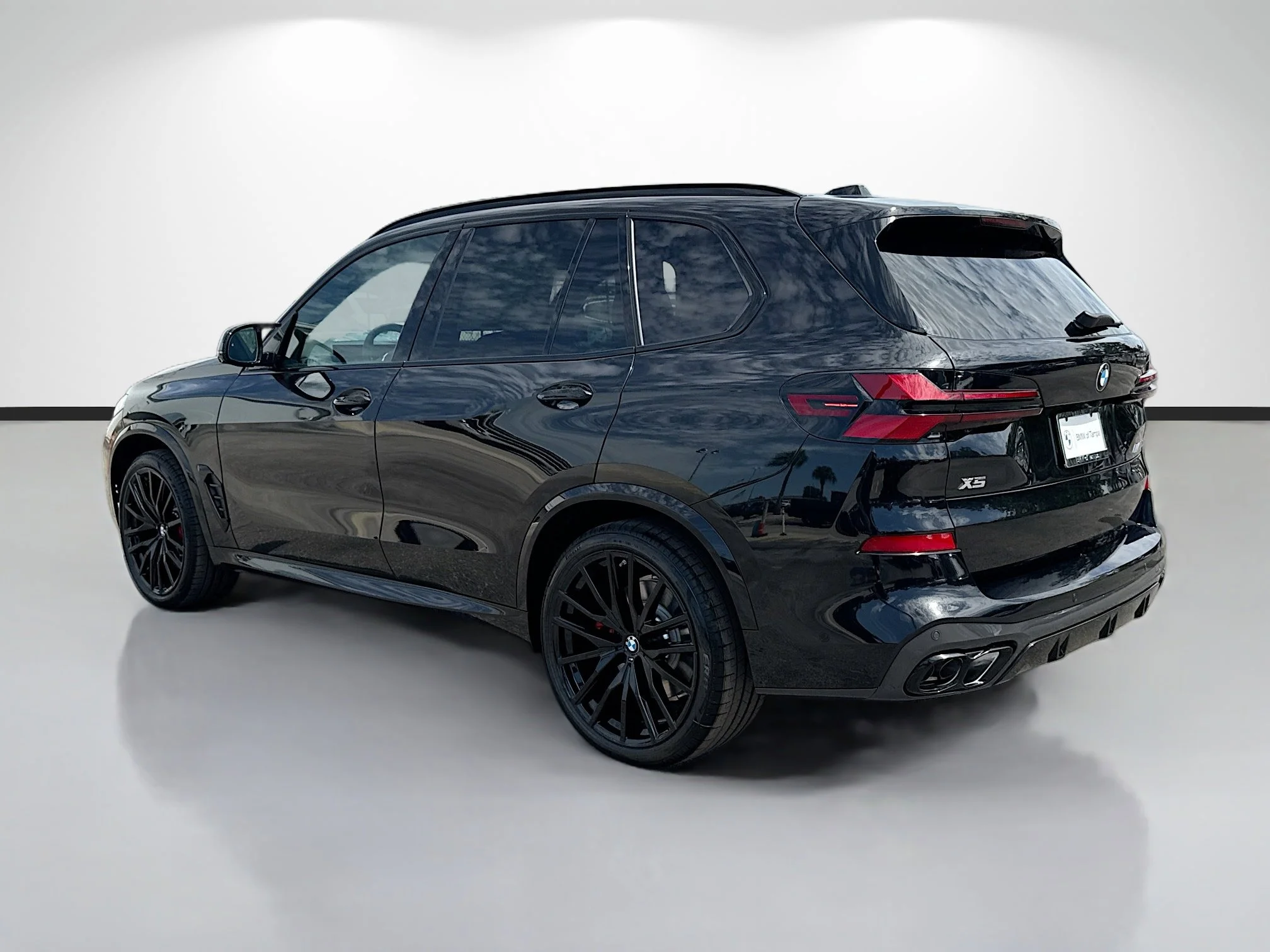 New 2026 Black Sapphire Metallic BMW M60i image 5