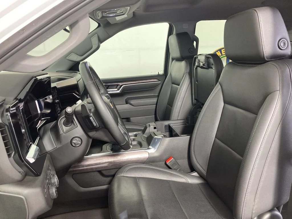 Used 2023 White Chevrolet LTZ image 13