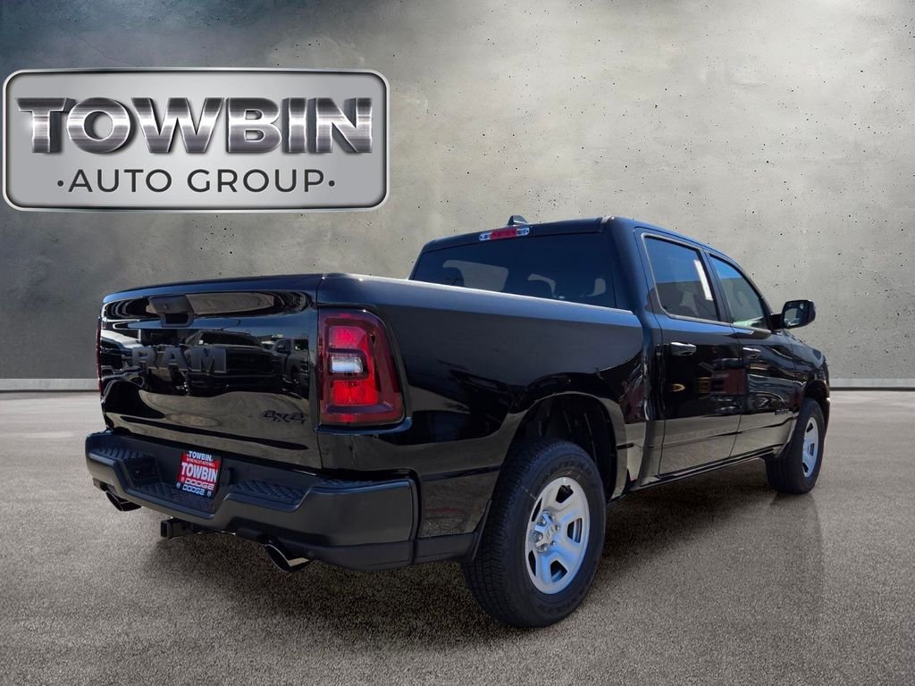 New 2026 Diamond Black Crystal Pearl-Coat Exterior Paint RAM Tradesman image 3