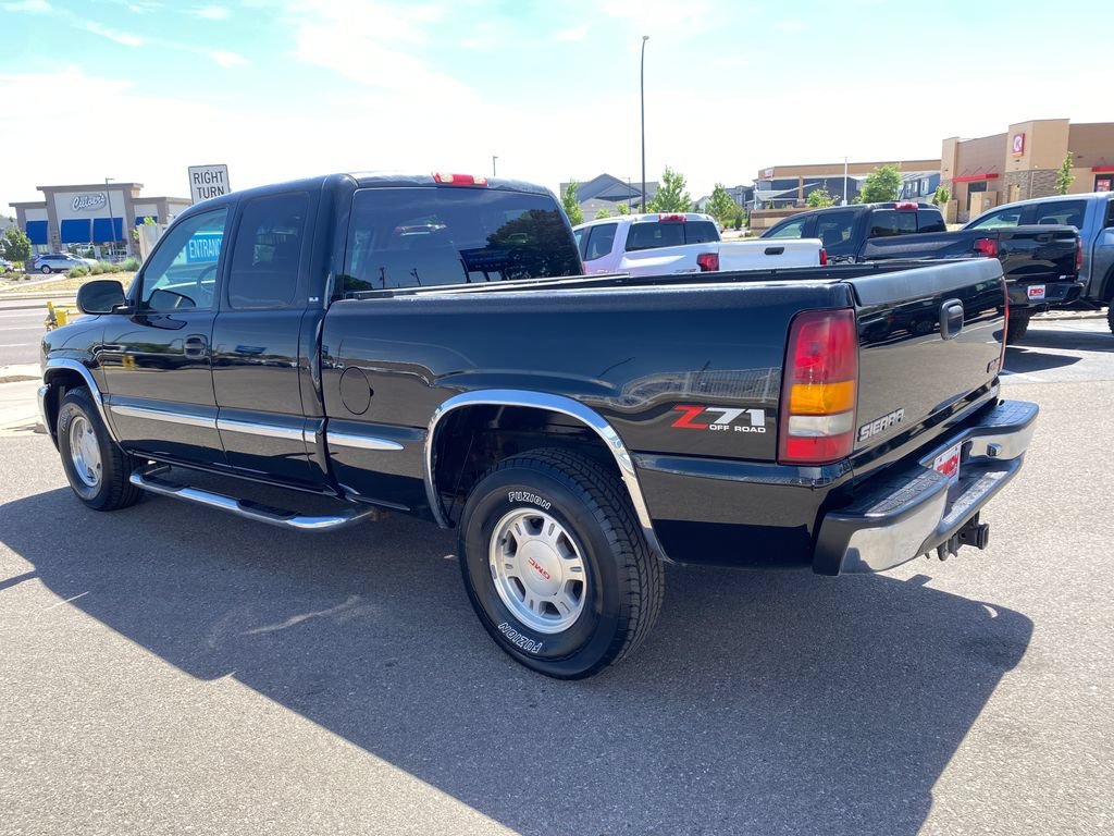 Used 2002 Onyx Black GMC SLE image 3