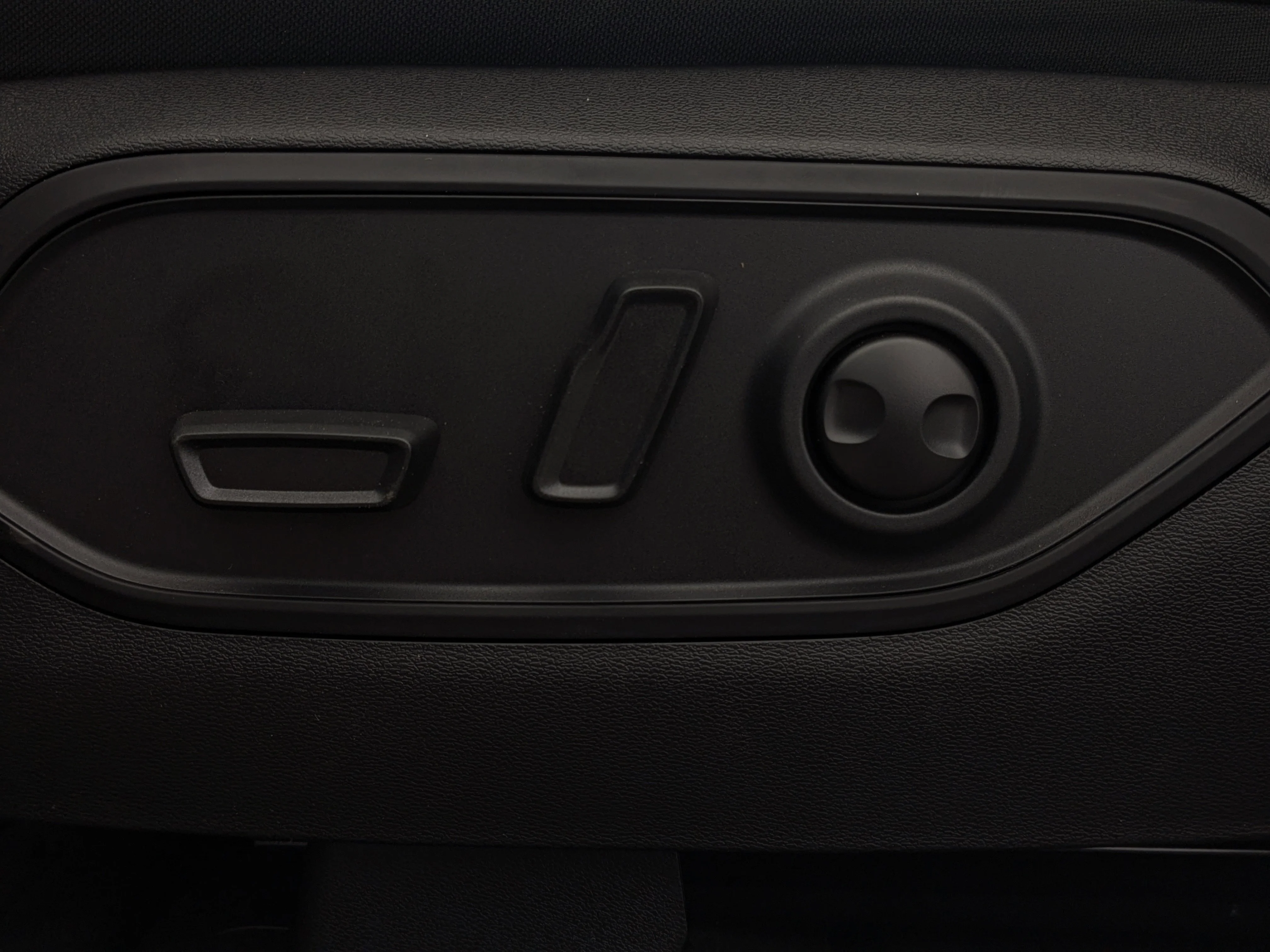 New 2026 White Jeep Laredo - - Pkg 23F  - Mopar Protect Pkg  - All-Weather Mats  - Compact Spare  & More image 13