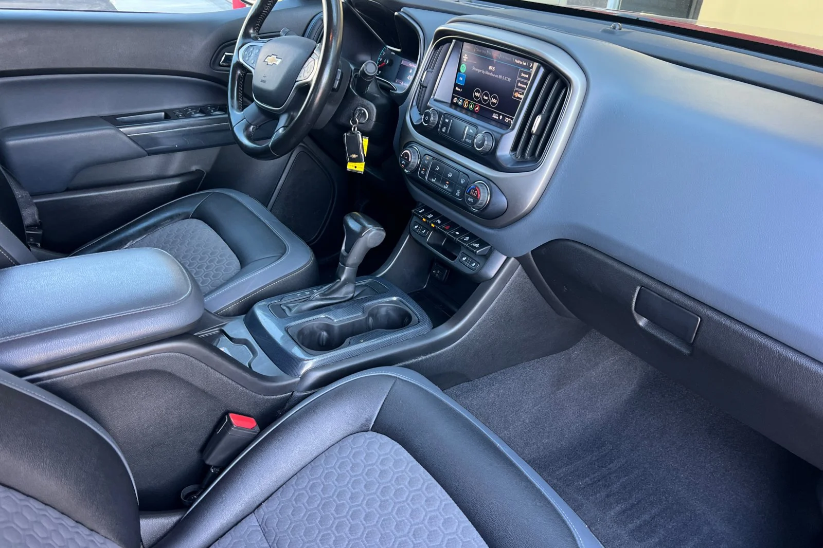 Used 2020 Cajun Red Tintcoat Chevrolet 4WD Z71 image 15