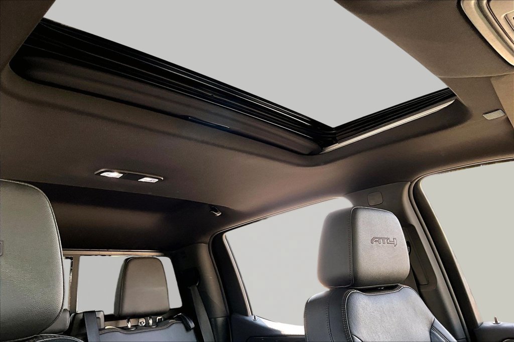 Used 2022 ONYX BLACK GMC AT4 image 17