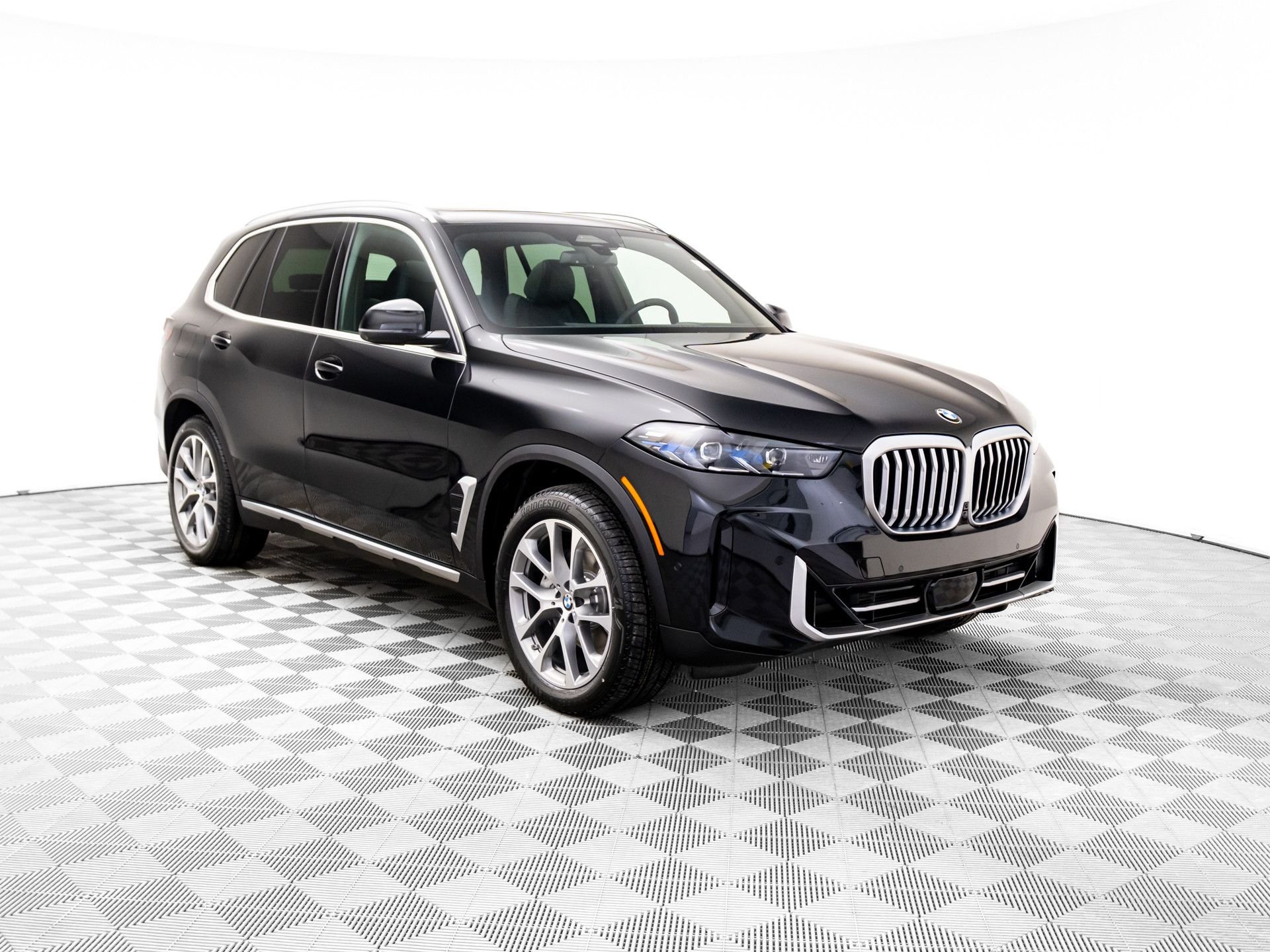 New 2026 Black Sapphire Metallic BMW xDrive40i image 6