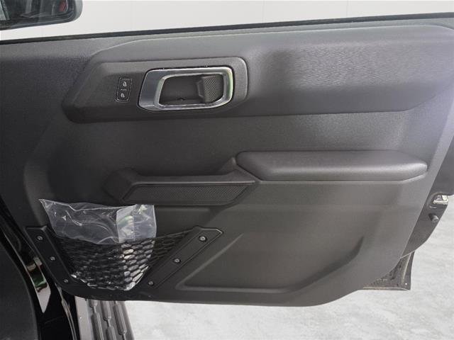 New 2025 Shadow Black Ford Outer Banks® image 71